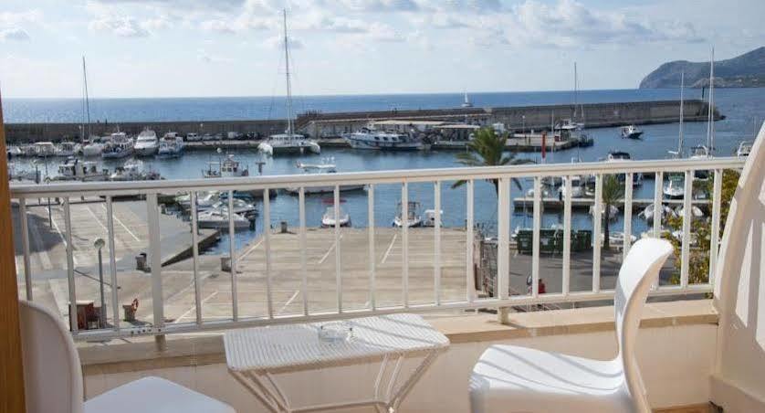 Hostal Cala Ratjada Екстер'єр фото