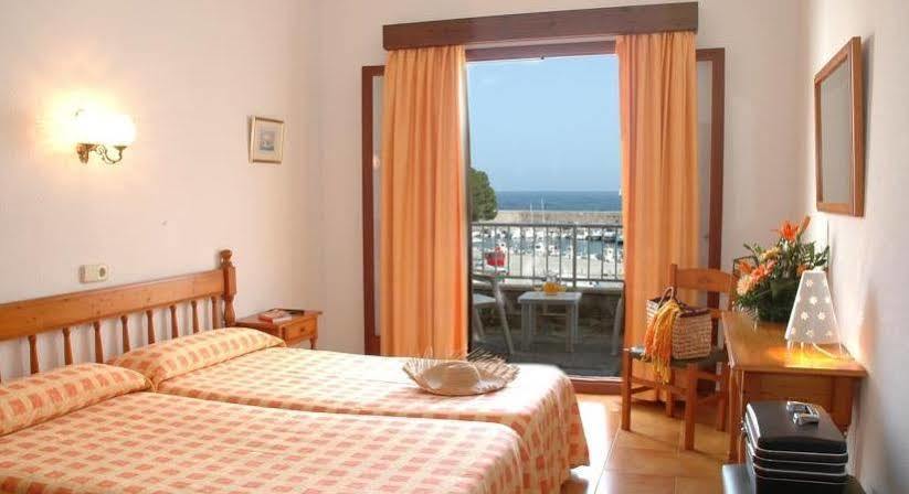 Hostal Cala Ratjada Екстер'єр фото