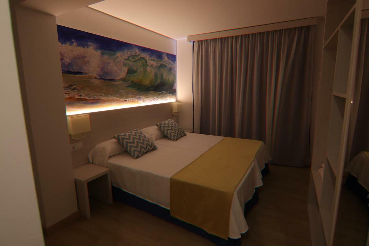 Hostal Cala Ratjada Екстер'єр фото